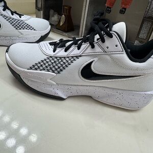 Nike Men's gt academy sneakers white and black